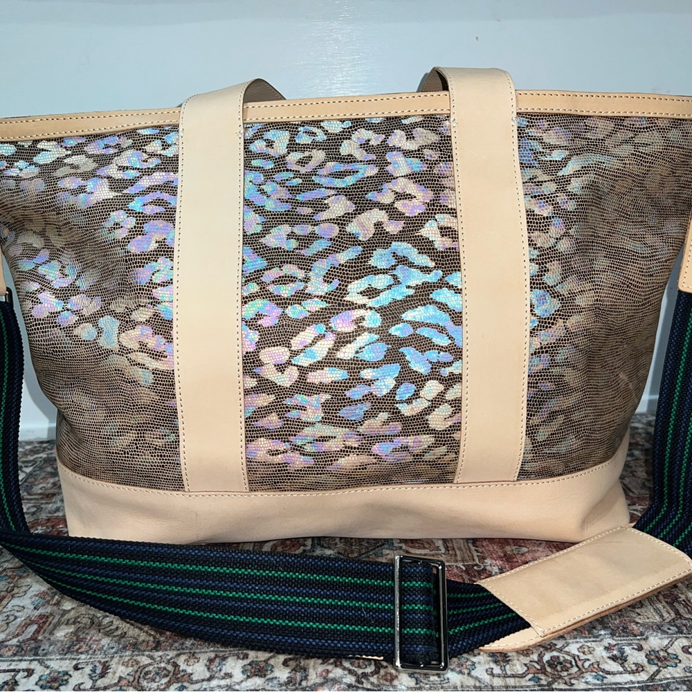 Consuela Iris Max Tote w/Strap - Picture 3 of 15